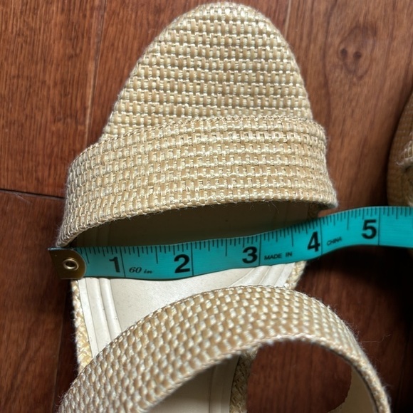 Jessica Simpson Tan Heels - Picture 8 of 13